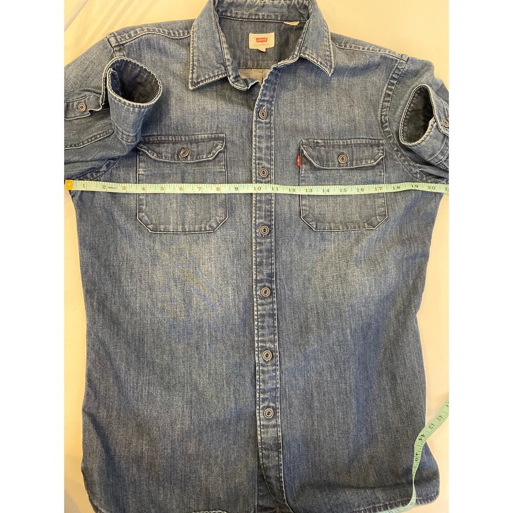 Levi’s Casual Blue Button Down Denim Long Sleeve Women’s Shirt EUC Sz M Cotton - Picture 9 of 12
